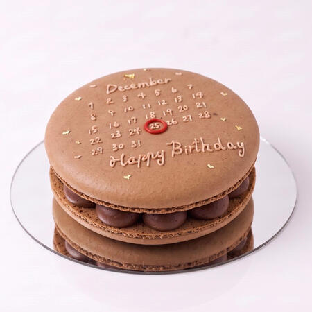 Lunéa Macarons Box 16kd بوكس 60+ قطعة ماكرون بـ كل النكهات يحتوي على مكس 6 نكهات (فانيلا،جوكلت،كندر،فراوله جيزكيك،بستاشيو،مانقا) بـ الوان كلاسيك تناسب كل نكهه