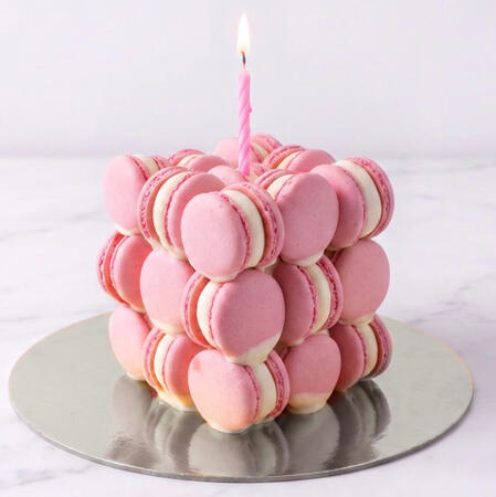 Lunéa Macarons Box 16kd بوكس 60+ قطعة ماكرون بـ كل النكهات يحتوي على مكس 6 نكهات (فانيلا،جوكلت،كندر،فراوله جيزكيك،بستاشيو،مانقا) بـ الوان كلاسيك تناسب كل نكهه