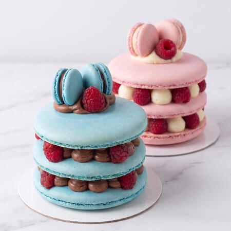 Lunéa Macarons Box 16kd بوكس 60+ قطعة ماكرون بـ كل النكهات يحتوي على مكس 6 نكهات (فانيلا،جوكلت،كندر،فراوله جيزكيك،بستاشيو،مانقا) بـ الوان كلاسيك تناسب كل نكهه